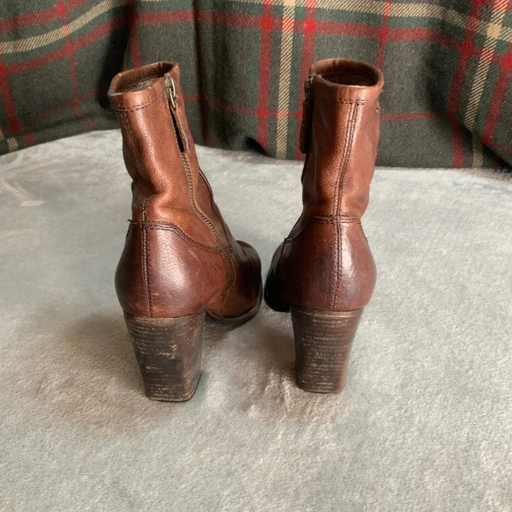Frye Patty Artisan Zip Brown Leather Block Heel Ankle Boots 3476982 Womens 7.5 M